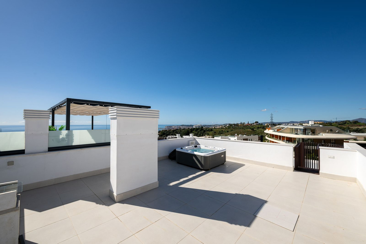 2 Bed Apartment for sale in Fuengirola Costa Del Sol, Málaga, Spain