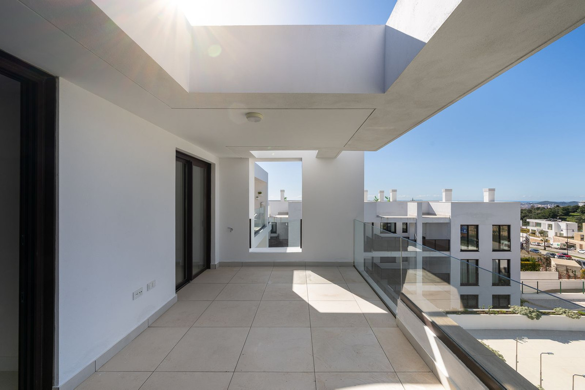 2 Bed Apartment for sale in Fuengirola Costa Del Sol, Málaga, Spain