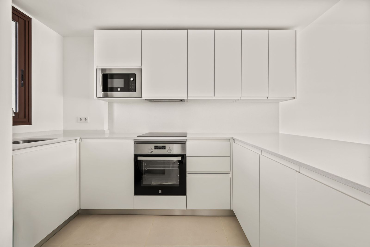 2 Bed Apartment for sale in Fuengirola Costa Del Sol, Málaga, Spain