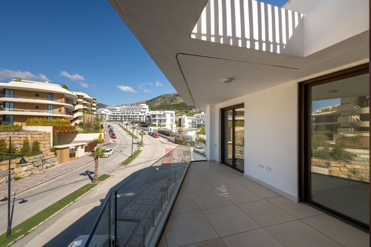 2 Bed Apartment for sale in Fuengirola Costa Del Sol, Málaga, Spain
