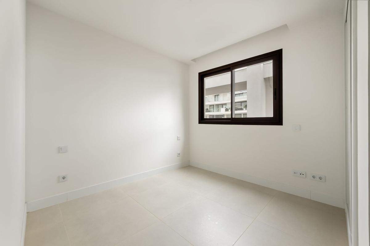 2 Bed Apartment for sale in Fuengirola Costa Del Sol, Málaga, Spain