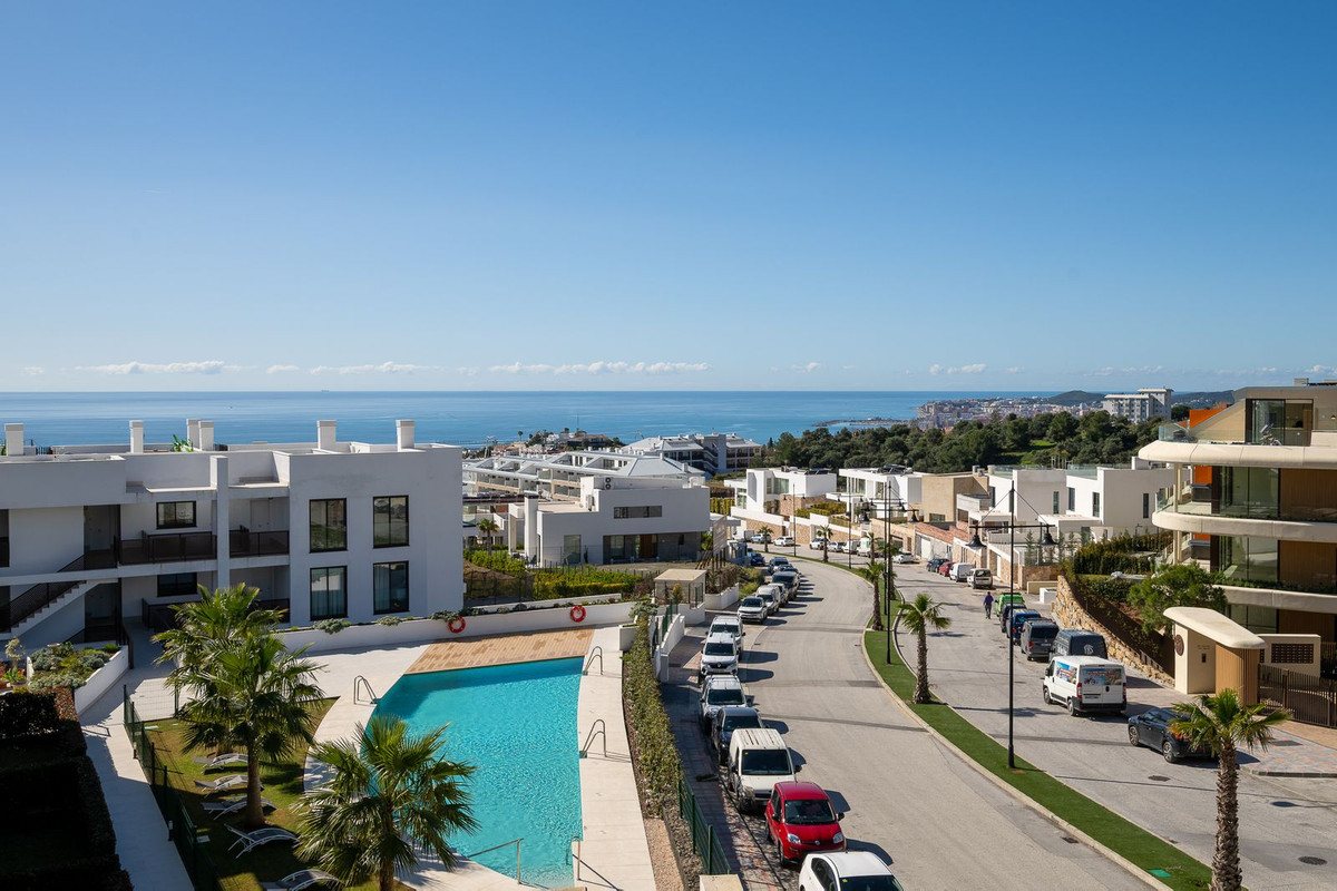 2 Bed Apartment for sale in Fuengirola Costa Del Sol, Málaga, Spain