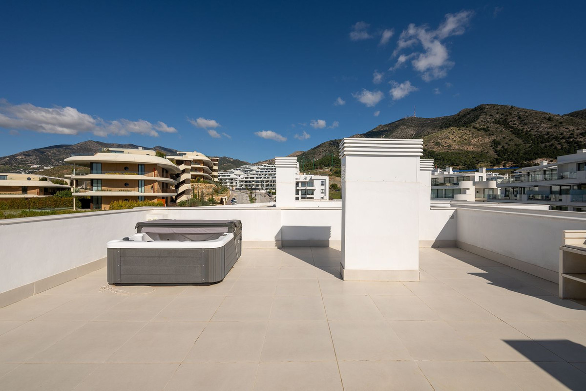 2 Bed Apartment for sale in Fuengirola Costa Del Sol, Málaga, Spain