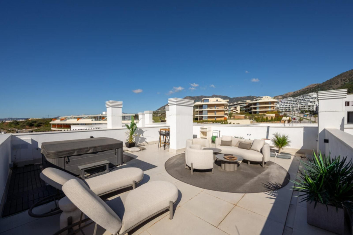 2 Bed Apartment for sale in Fuengirola Costa Del Sol, Málaga, Spain