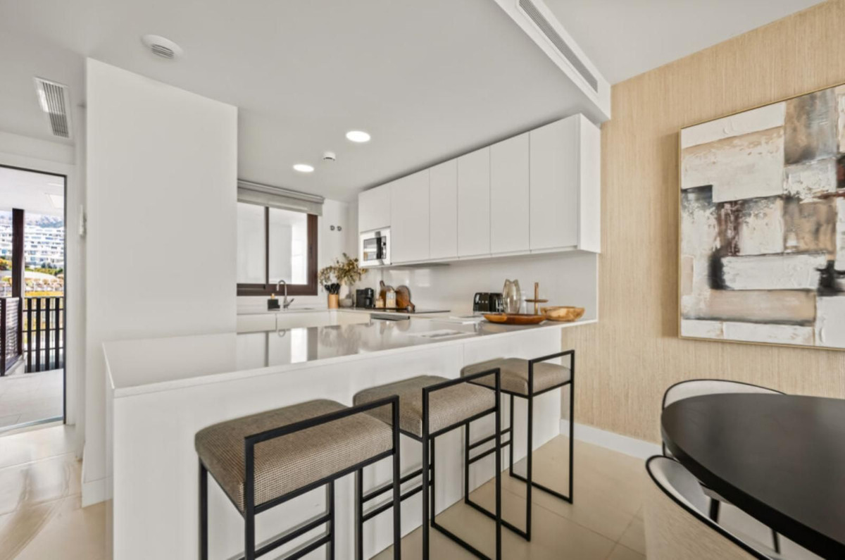 2 Bed Apartment for sale in Fuengirola Costa Del Sol, Málaga, Spain