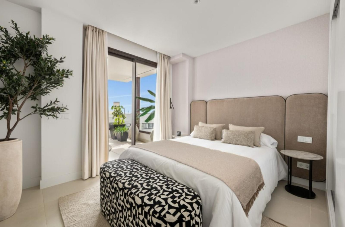 2 Bed Apartment for sale in Fuengirola Costa Del Sol, Málaga, Spain