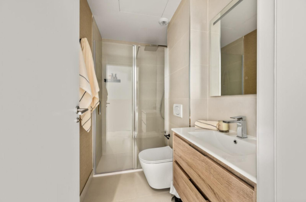 2 Bed Apartment for sale in Fuengirola Costa Del Sol, Málaga, Spain