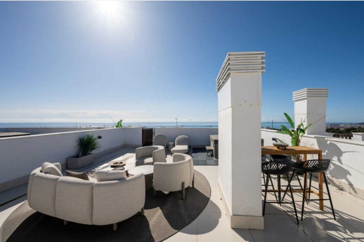 2 Bed Apartment for sale in Fuengirola Costa Del Sol, Málaga, Spain