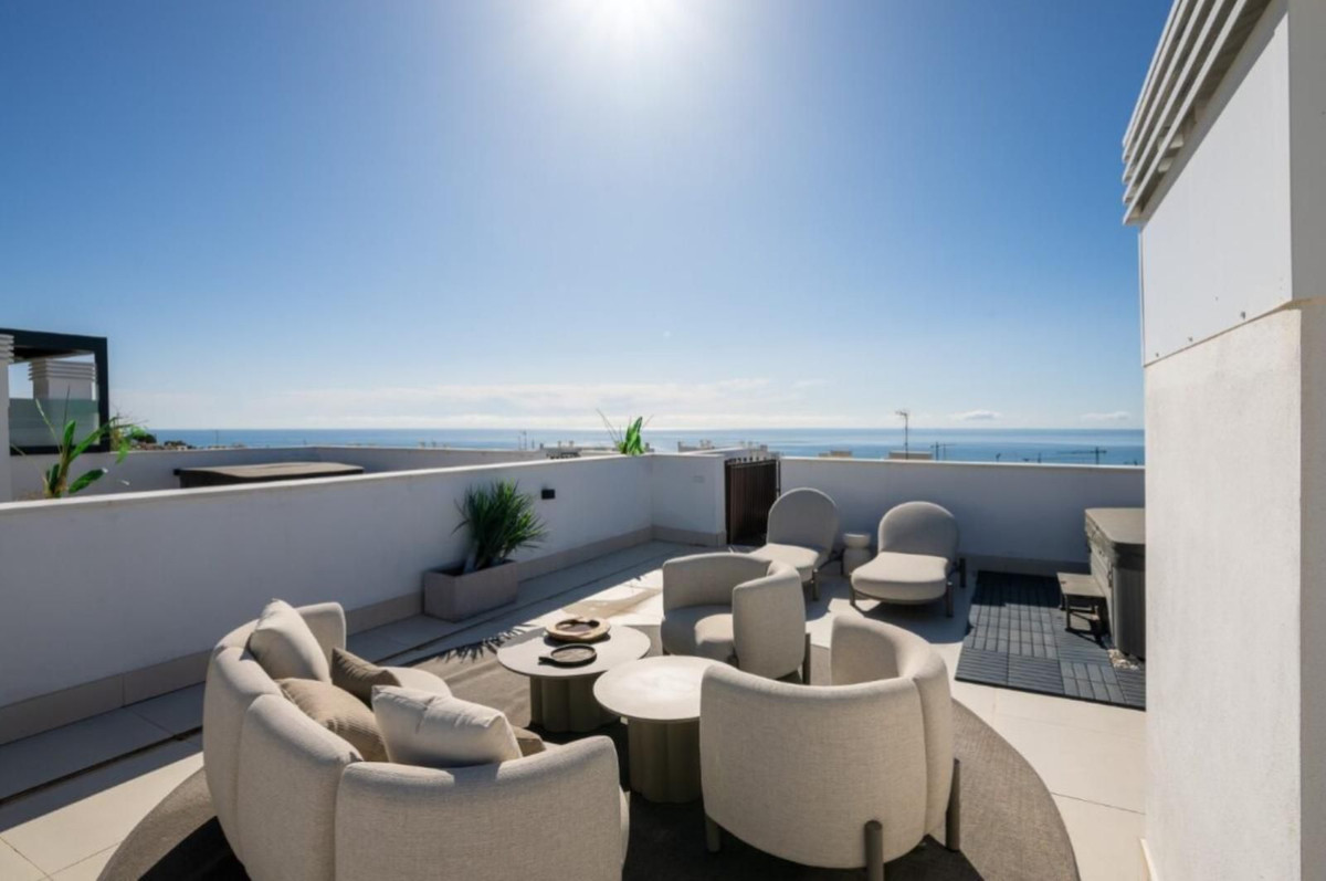 2 Bed Apartment for sale in Fuengirola Costa Del Sol, Málaga, Spain