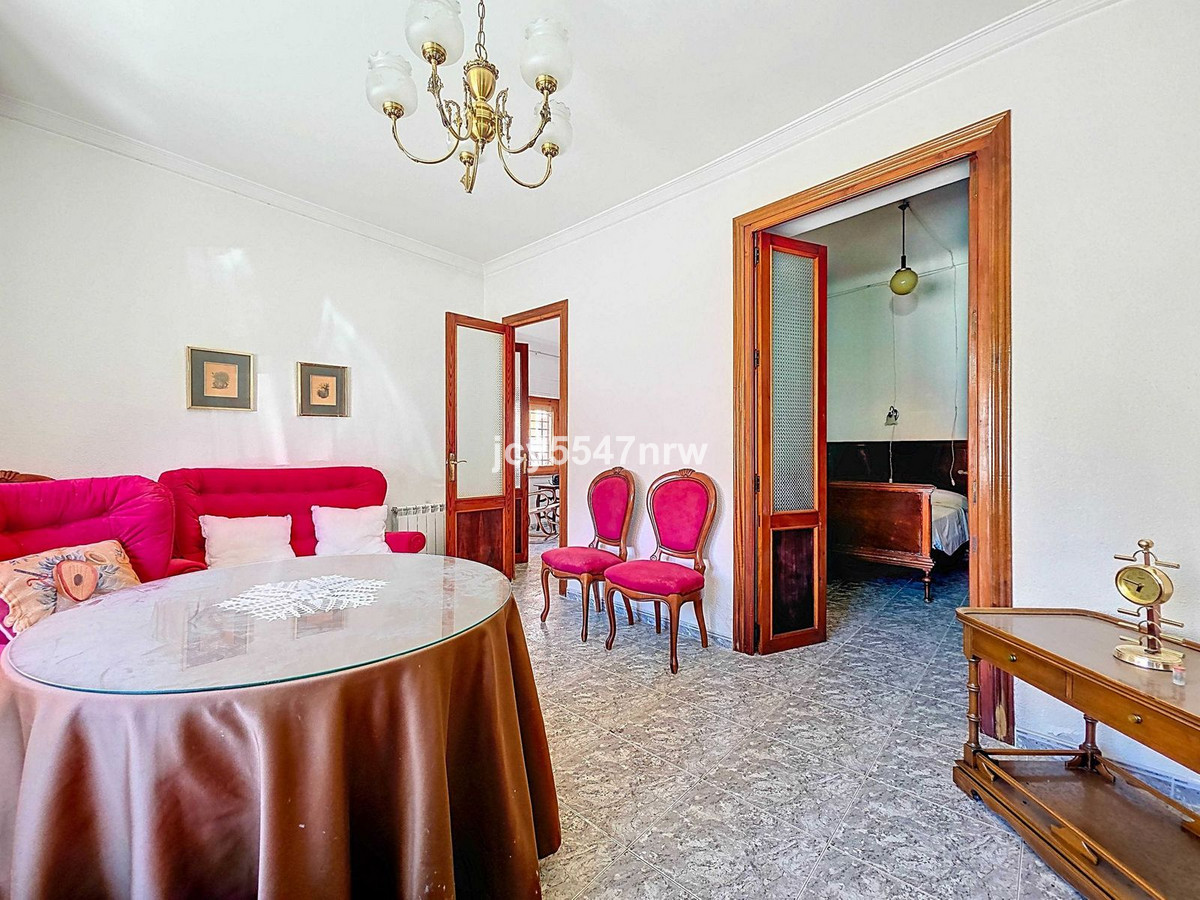 5 Bed Townhouse for sale in Pinoso Costa Blanca, Alicante, Spain