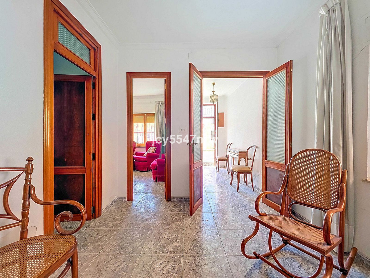 5 Bed Townhouse for sale in Pinoso Costa Blanca, Alicante, Spain