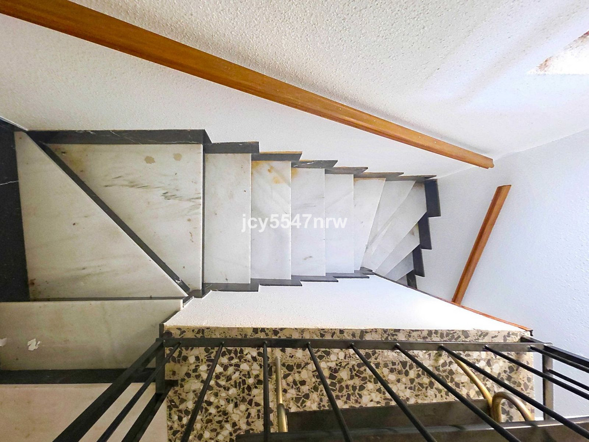 5 Bed Townhouse for sale in Pinoso Costa Blanca, Alicante, Spain