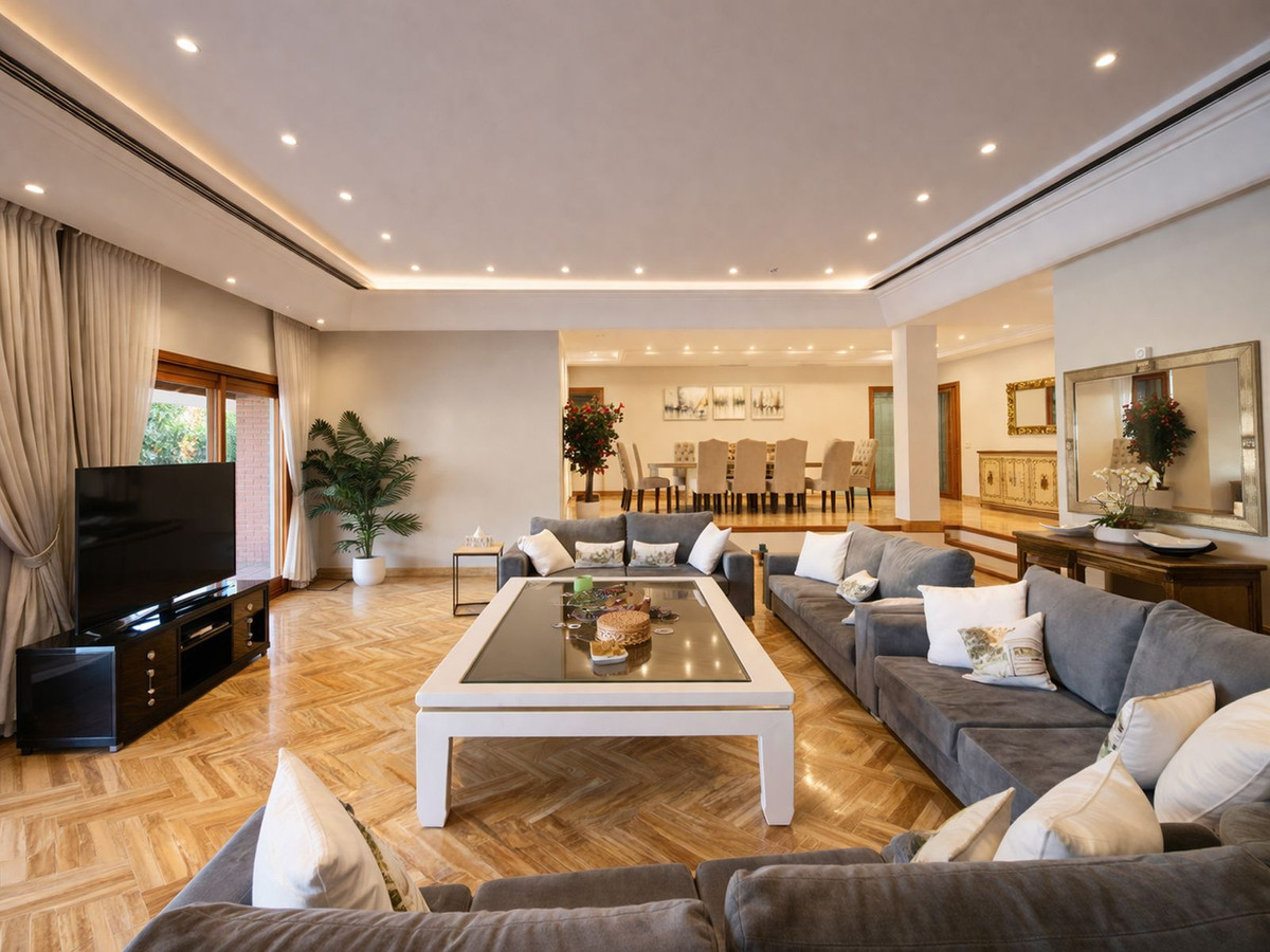 Se vende Villa - Chalet de 7 dormitorios en Costa Del Sol, Málaga, España