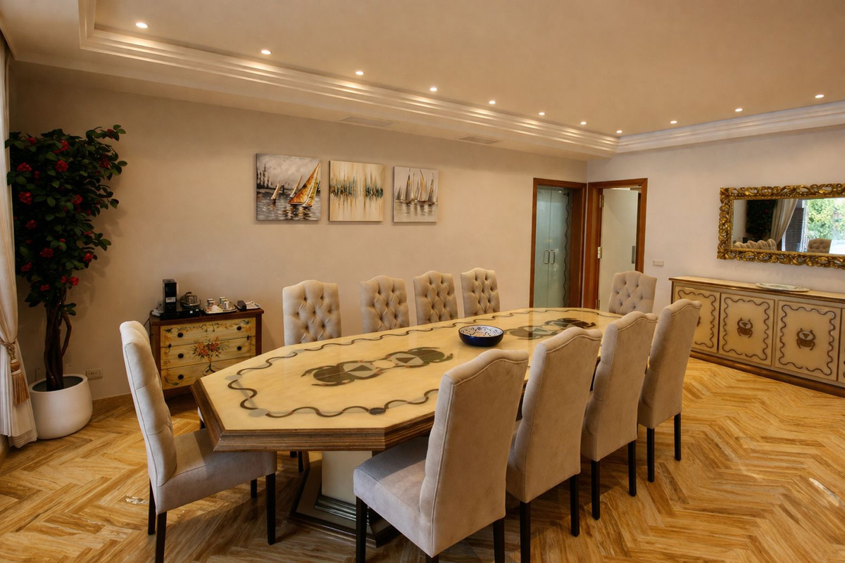 Se vende Villa - Chalet de 7 dormitorios en Costa Del Sol, Málaga, España