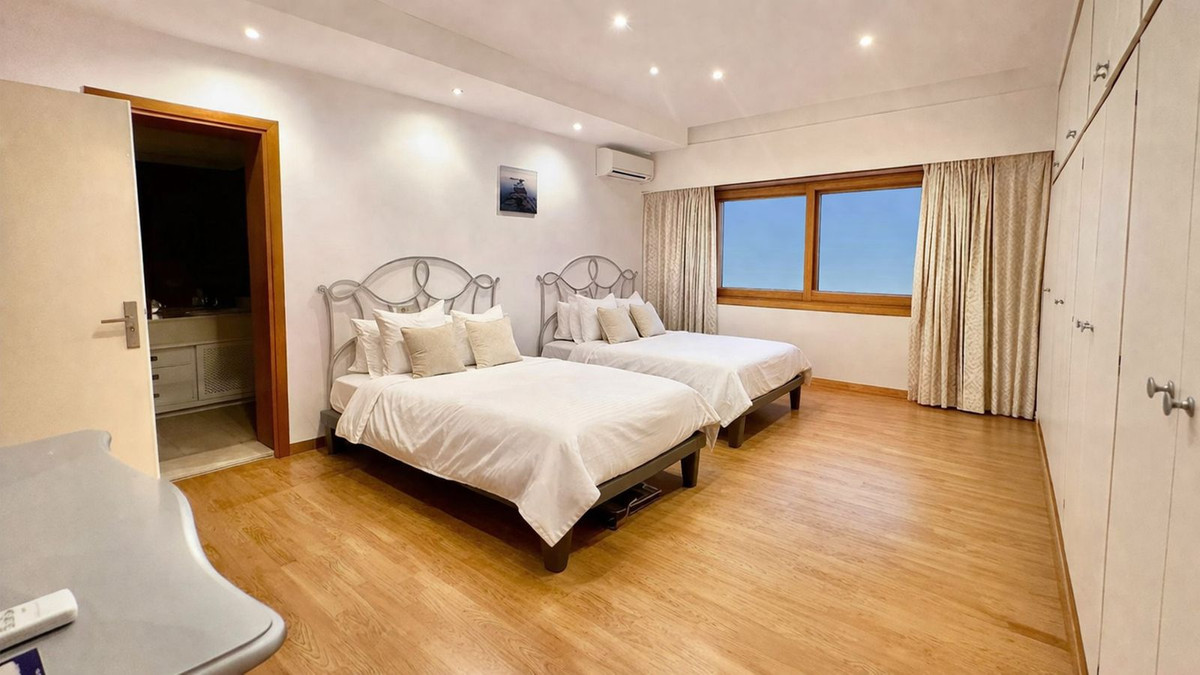 Se vende Villa - Chalet de 7 dormitorios en Costa Del Sol, Málaga, España