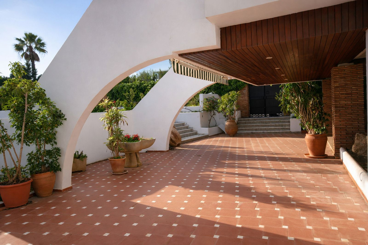 Se vende Villa - Chalet de 7 dormitorios en Costa Del Sol, Málaga, España