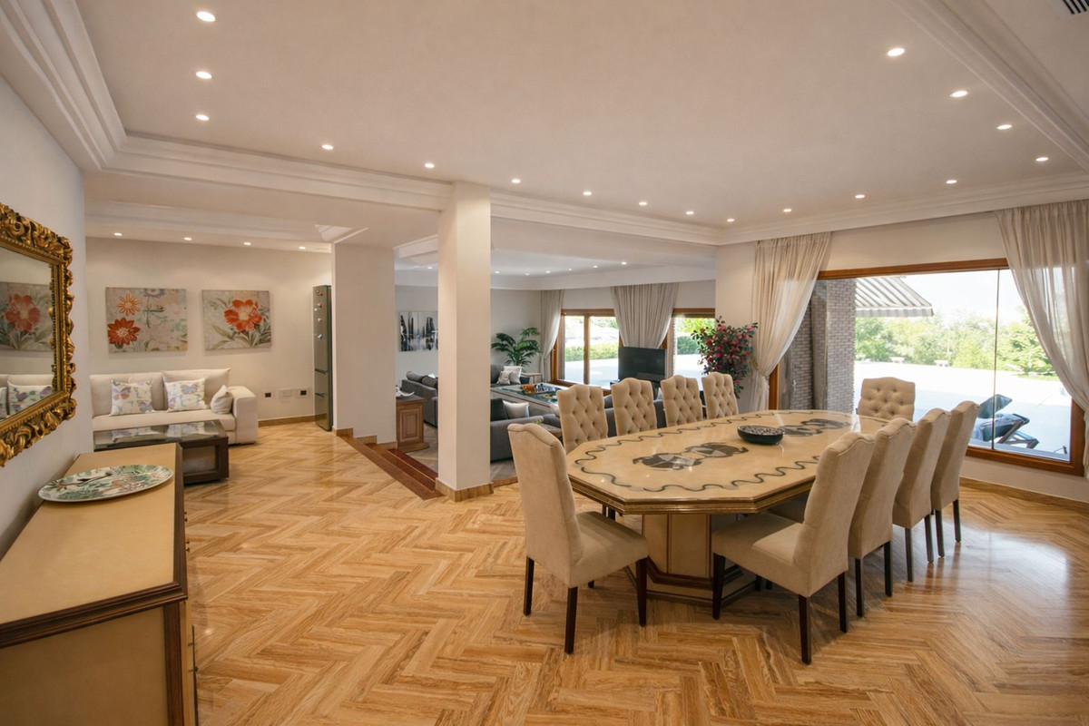 Se vende Villa - Chalet de 7 dormitorios en Costa Del Sol, Málaga, España