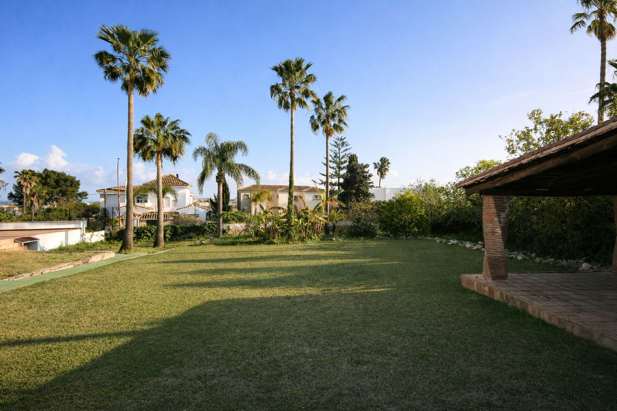Se vende Villa - Chalet de 7 dormitorios en Costa Del Sol, Málaga, España