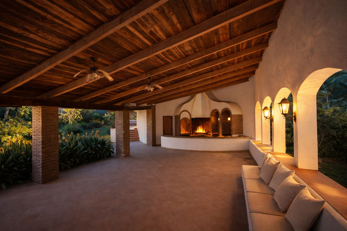 Se vende Villa - Chalet de 7 dormitorios en Costa Del Sol, Málaga, España