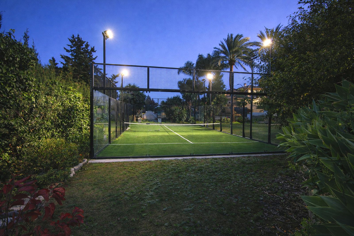 Se vende Villa - Chalet de 7 dormitorios en Costa Del Sol, Málaga, España