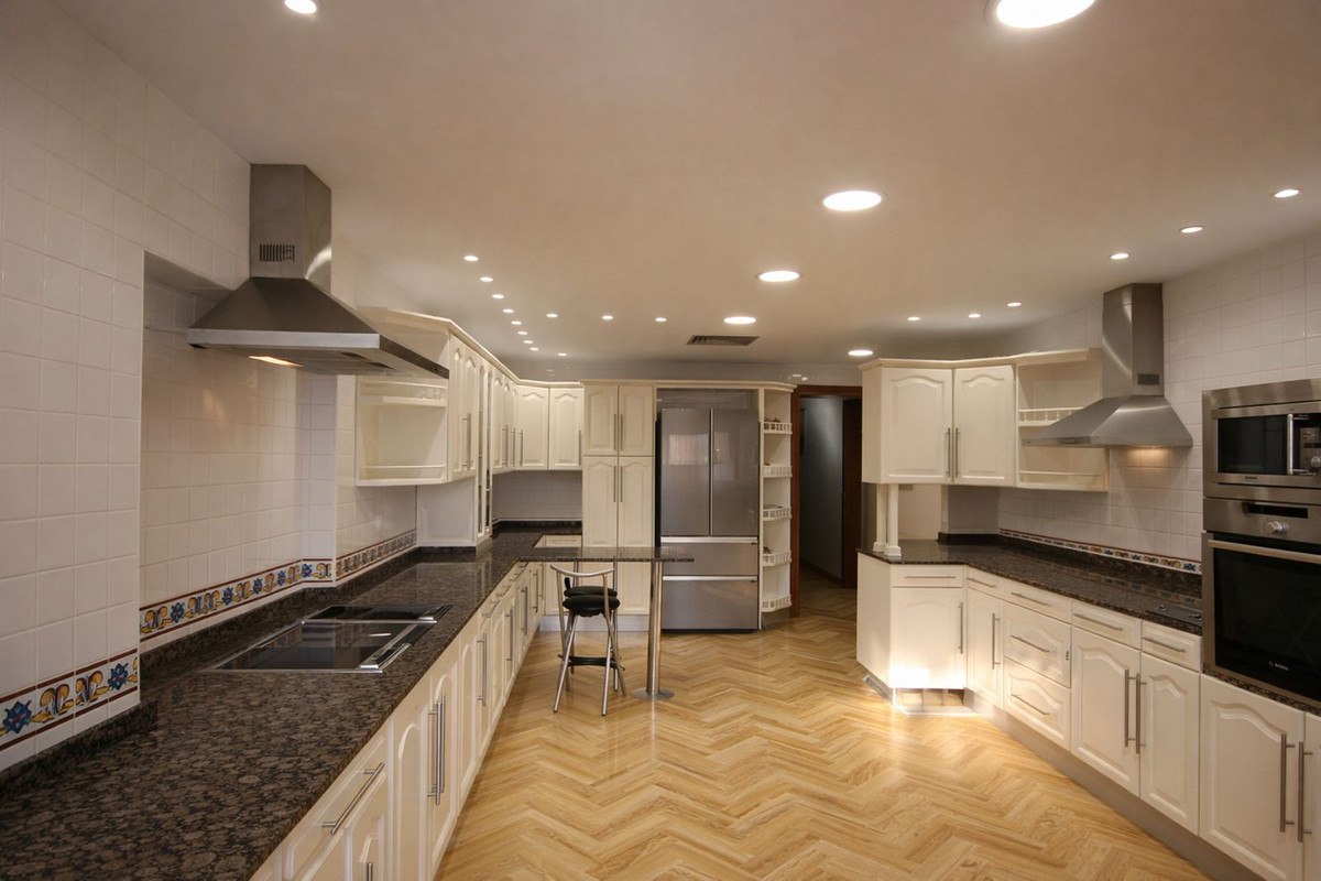 Se vende Villa - Chalet de 7 dormitorios en Costa Del Sol, Málaga, España