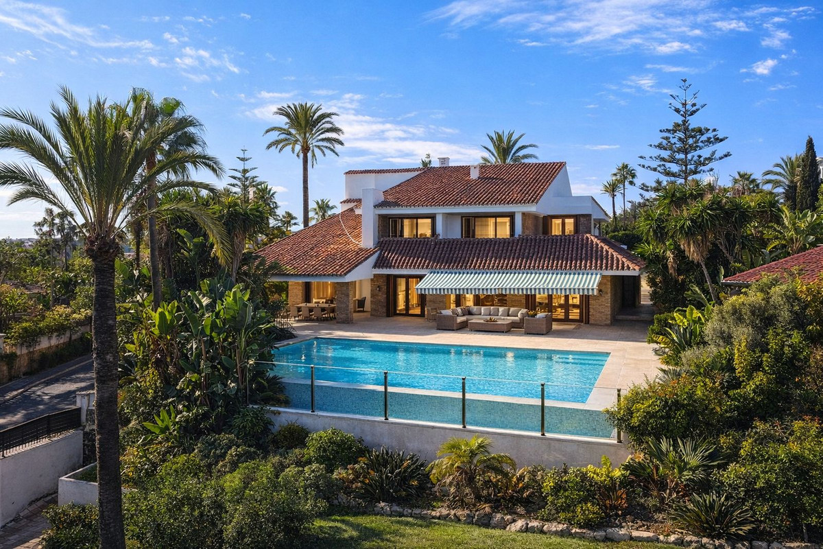 Se vende Villa - Chalet de 7 dormitorios en Costa Del Sol, Málaga, España