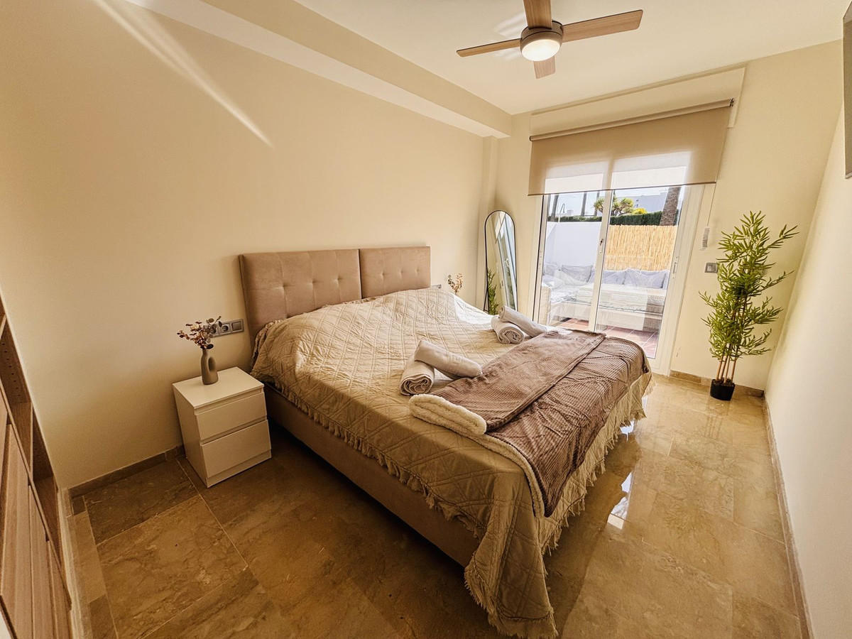 3 Bed Apartment for sale in La Duquesa Costa Del Sol, Málaga, Spain