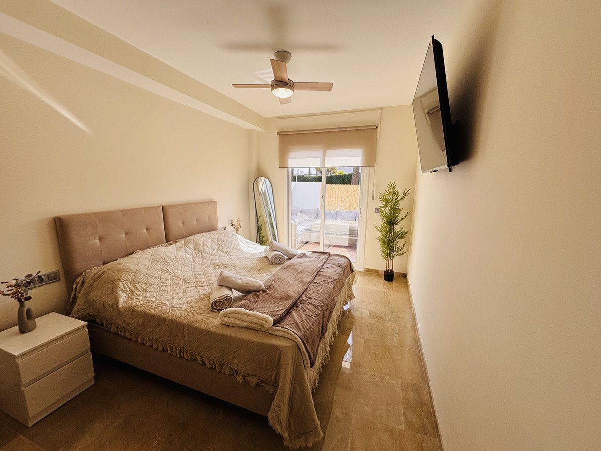 3 Bed Apartment for sale in La Duquesa Costa Del Sol, Málaga, Spain