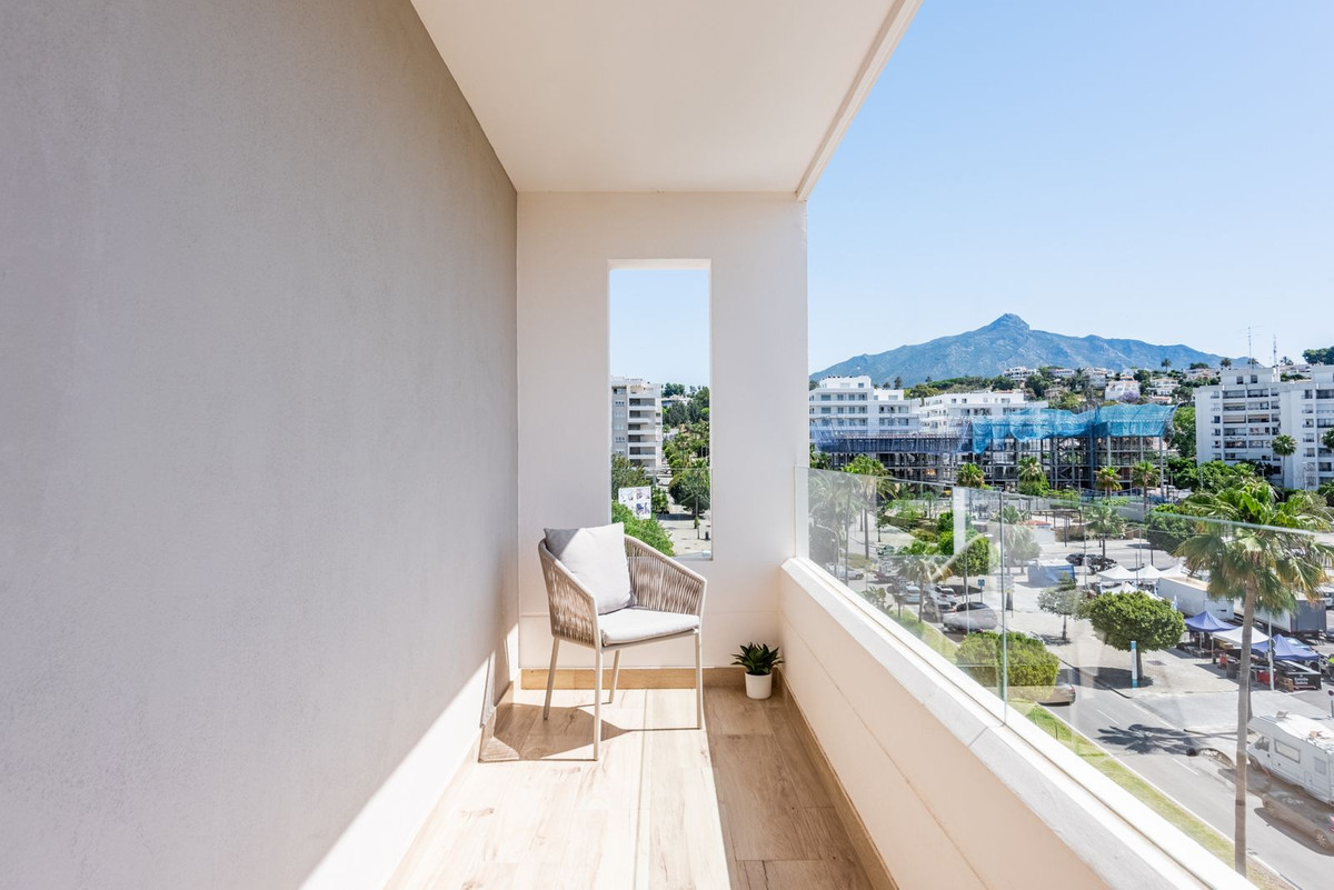 3 Bed Apartment for sale in Nueva Andalucía Costa Del Sol, Málaga, Spain