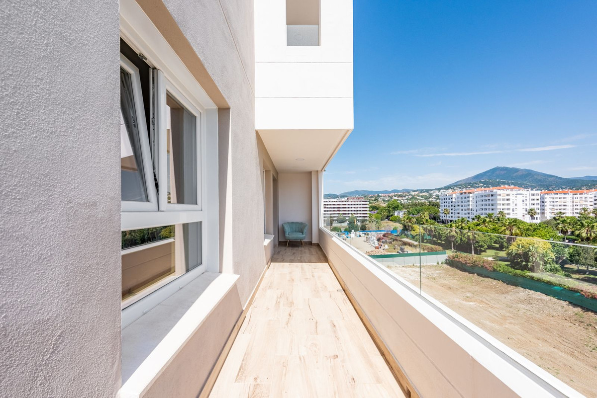 3 Bed Apartment for sale in Nueva Andalucía Costa Del Sol, Málaga, Spain