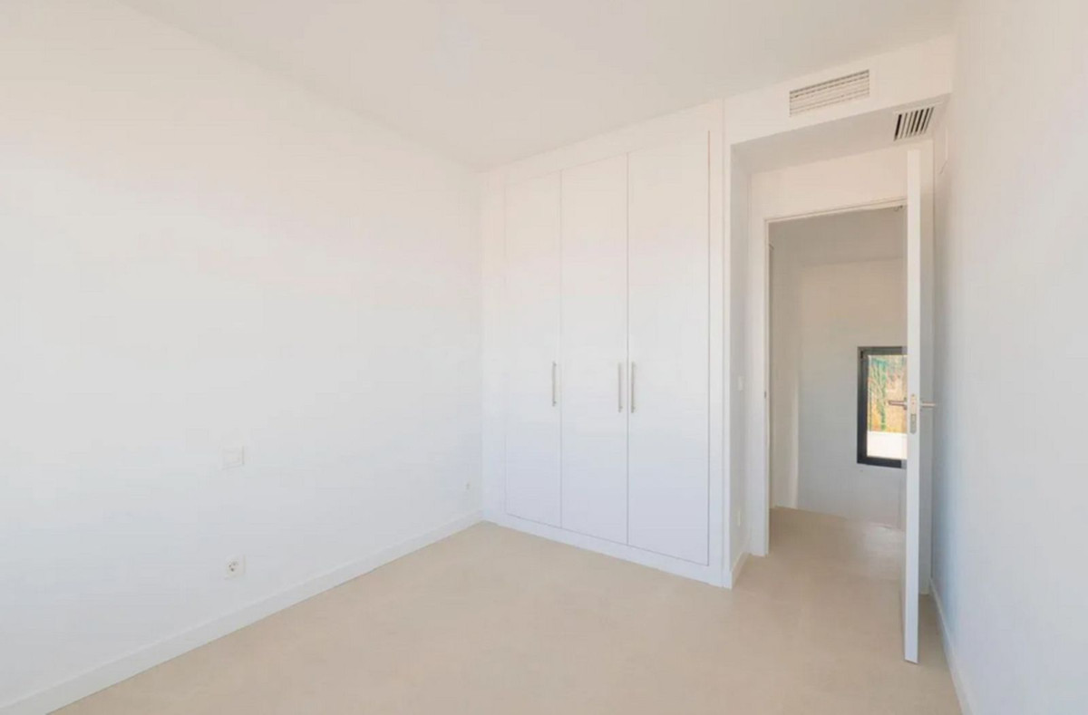 3 Bed Townhouse for sale in Estepona Costa Del Sol, Málaga, Spain