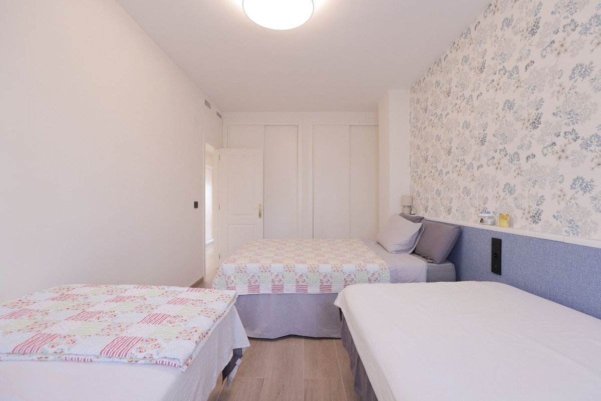 Se vende Apartamento Planta Baja de 3 dormitorios en Costa Del Sol, Málaga, España