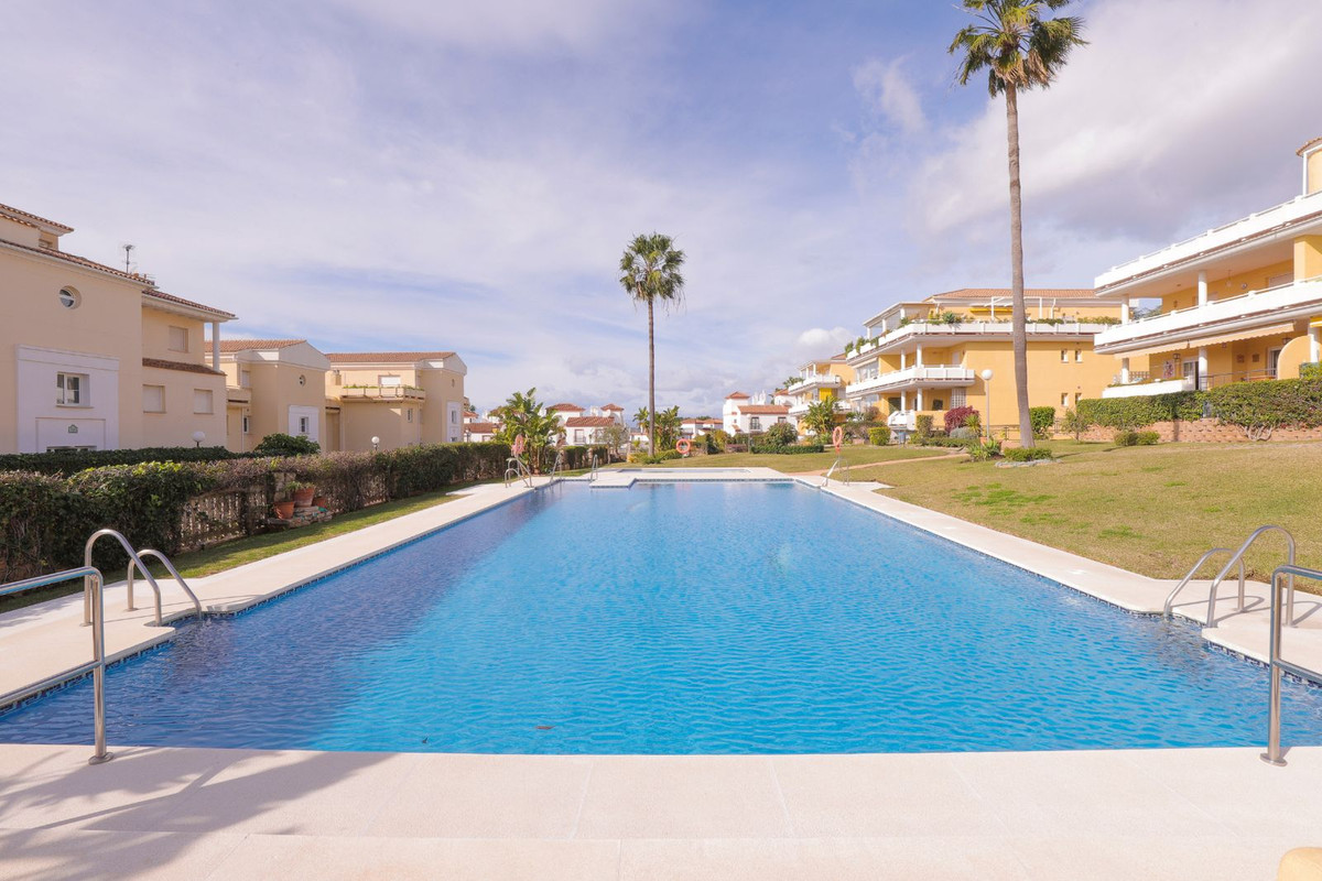 Se vende Apartamento Planta Baja de 3 dormitorios en Costa Del Sol, Málaga, España
