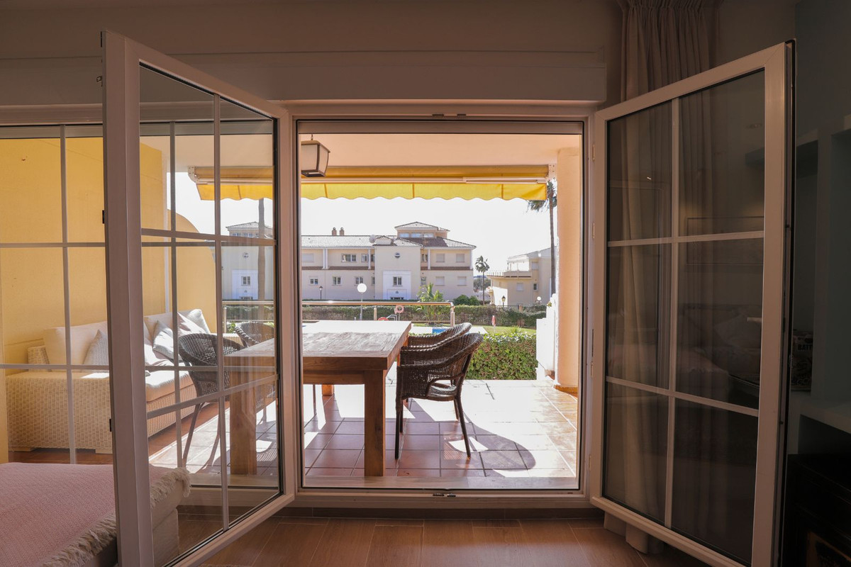 Se vende Apartamento Planta Baja de 3 dormitorios en Costa Del Sol, Málaga, España