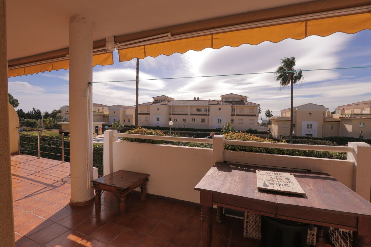 Se vende Apartamento Planta Baja de 3 dormitorios en Costa Del Sol, Málaga, España