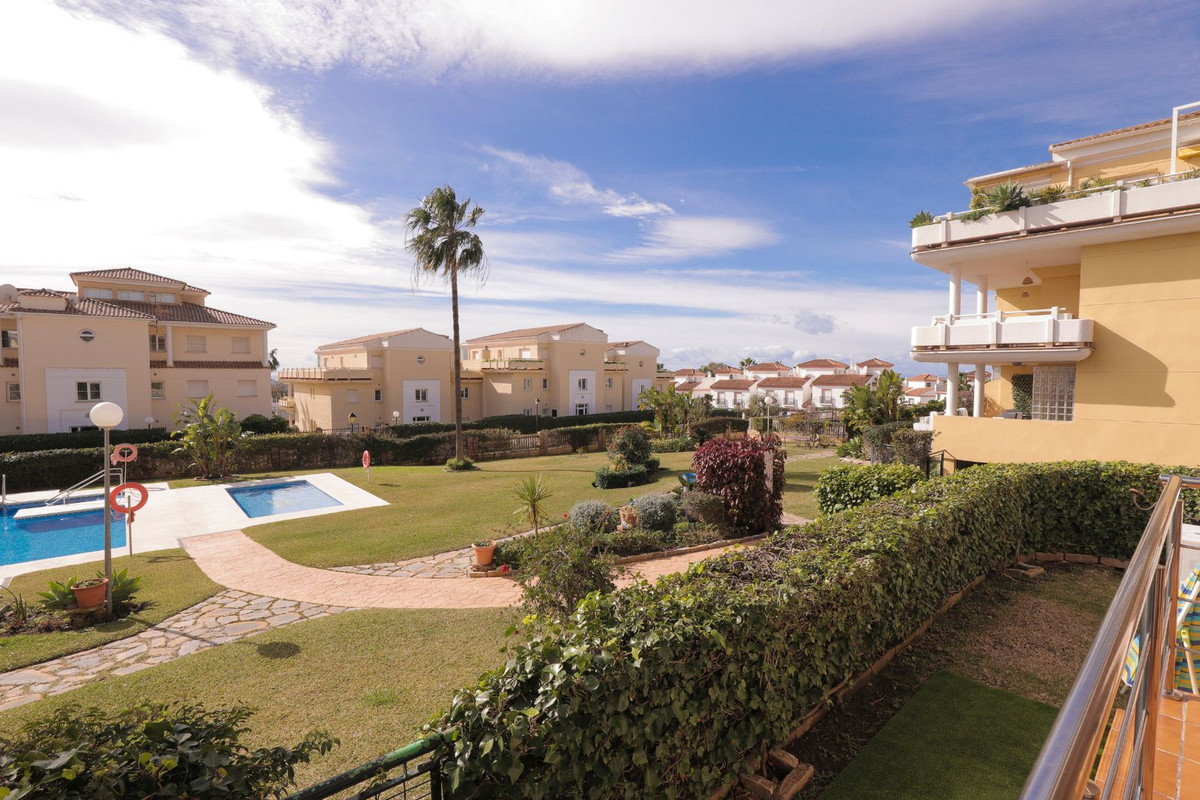 Se vende Apartamento Planta Baja de 3 dormitorios en Costa Del Sol, Málaga, España
