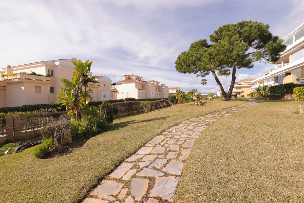Se vende Apartamento Planta Baja de 3 dormitorios en Costa Del Sol, Málaga, España