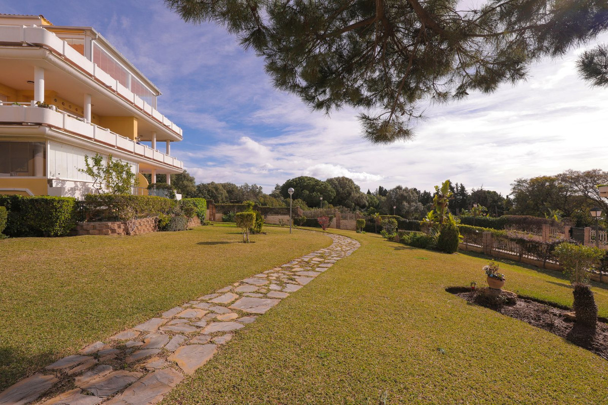 Se vende Apartamento Planta Baja de 3 dormitorios en Costa Del Sol, Málaga, España