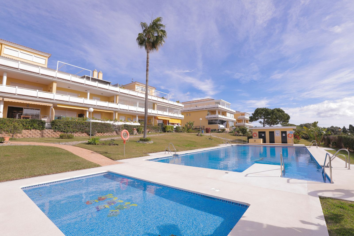 Se vende Apartamento Planta Baja de 3 dormitorios en Costa Del Sol, Málaga, España