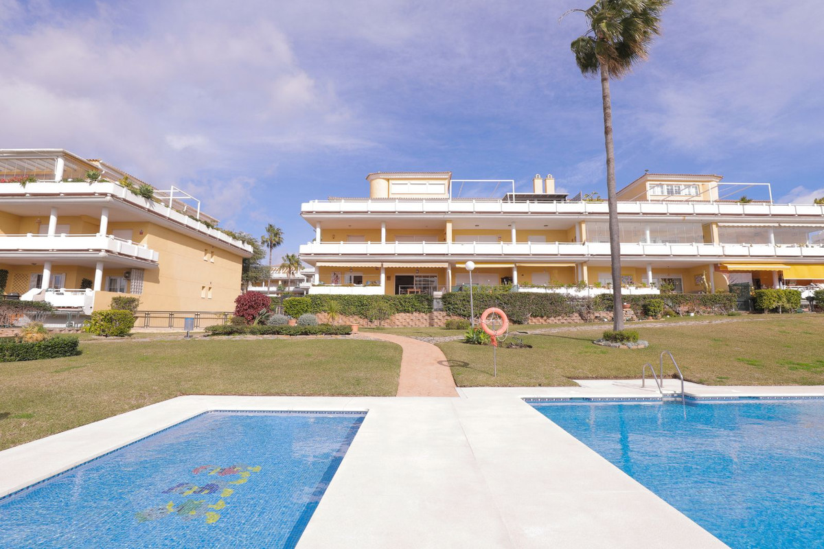 Se vende Apartamento Planta Baja de 3 dormitorios en Costa Del Sol, Málaga, España