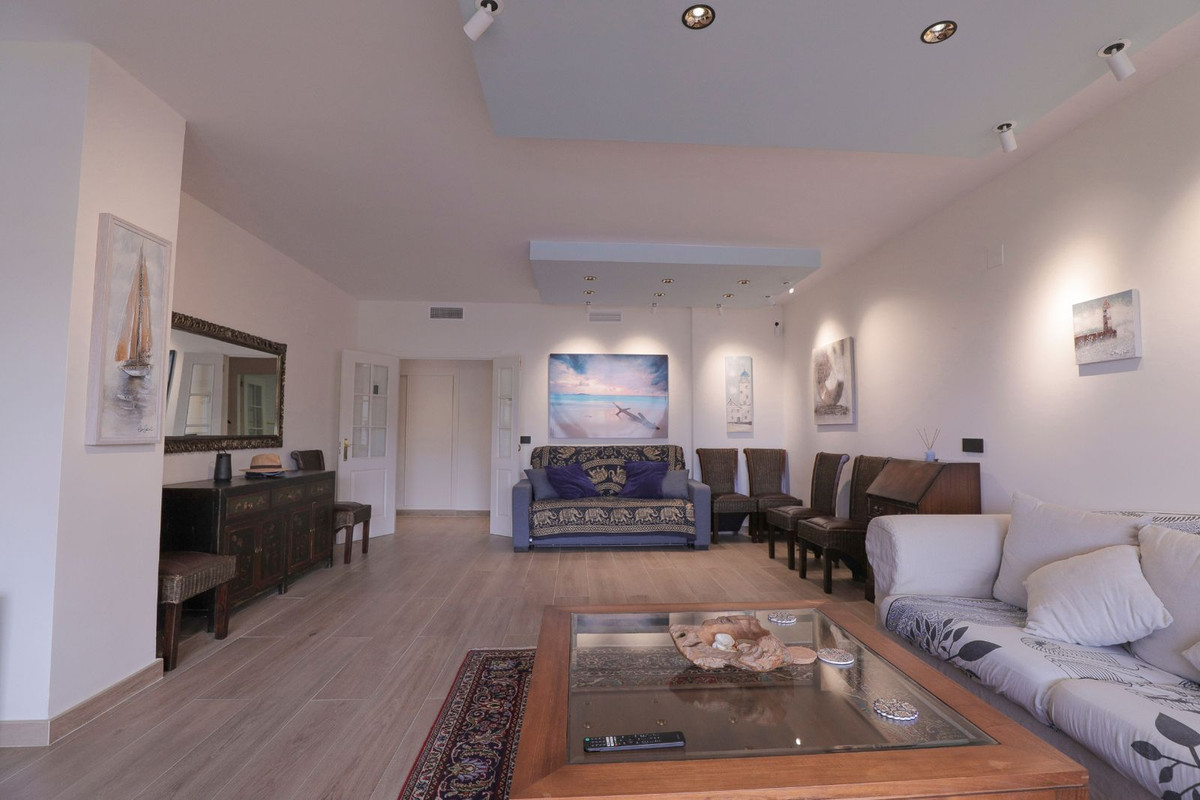 Se vende Apartamento Planta Baja de 3 dormitorios en Costa Del Sol, Málaga, España