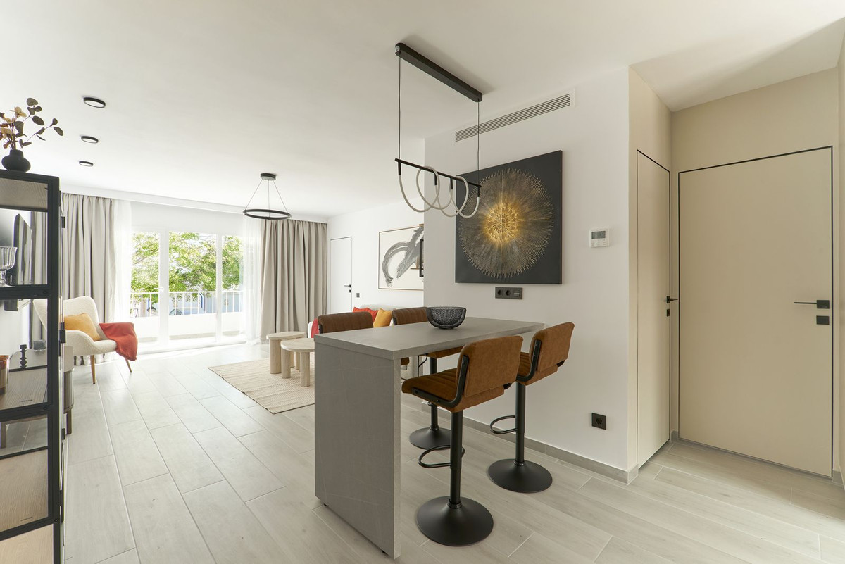Se vende Apartamento Planta Media de 2 dormitorios en Costa Del Sol, Málaga, España