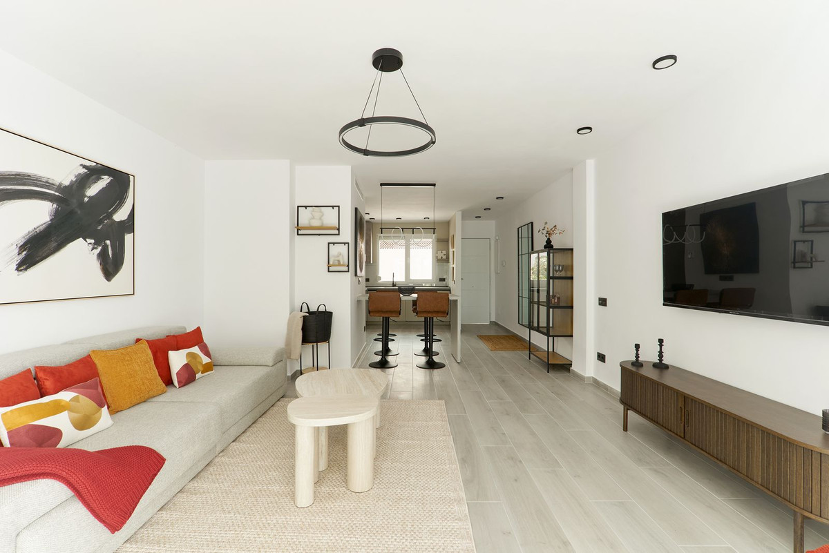 Se vende Apartamento Planta Media de 2 dormitorios en Costa Del Sol, Málaga, España