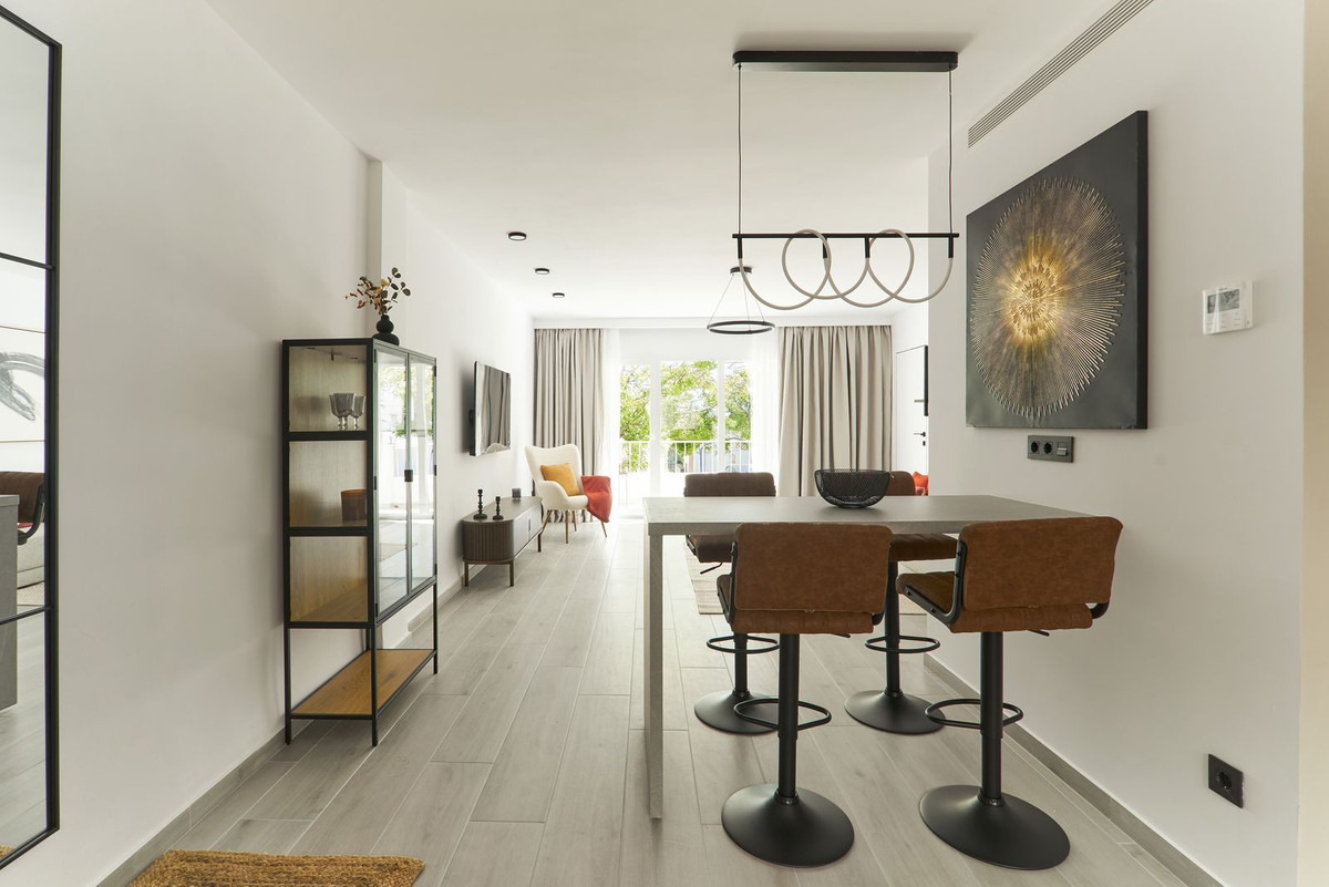 Se vende Apartamento Planta Media de 2 dormitorios en Costa Del Sol, Málaga, España
