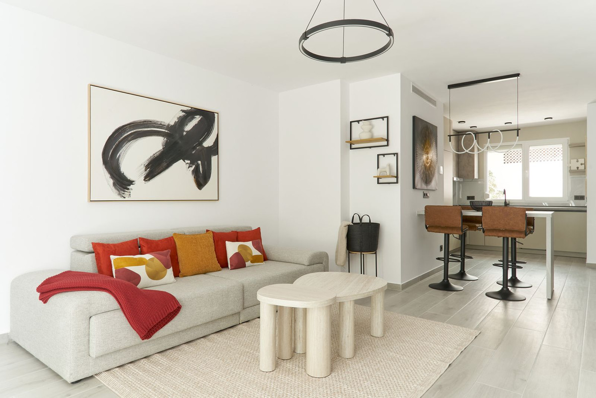 Se vende Apartamento Planta Media de 2 dormitorios en Costa Del Sol, Málaga, España