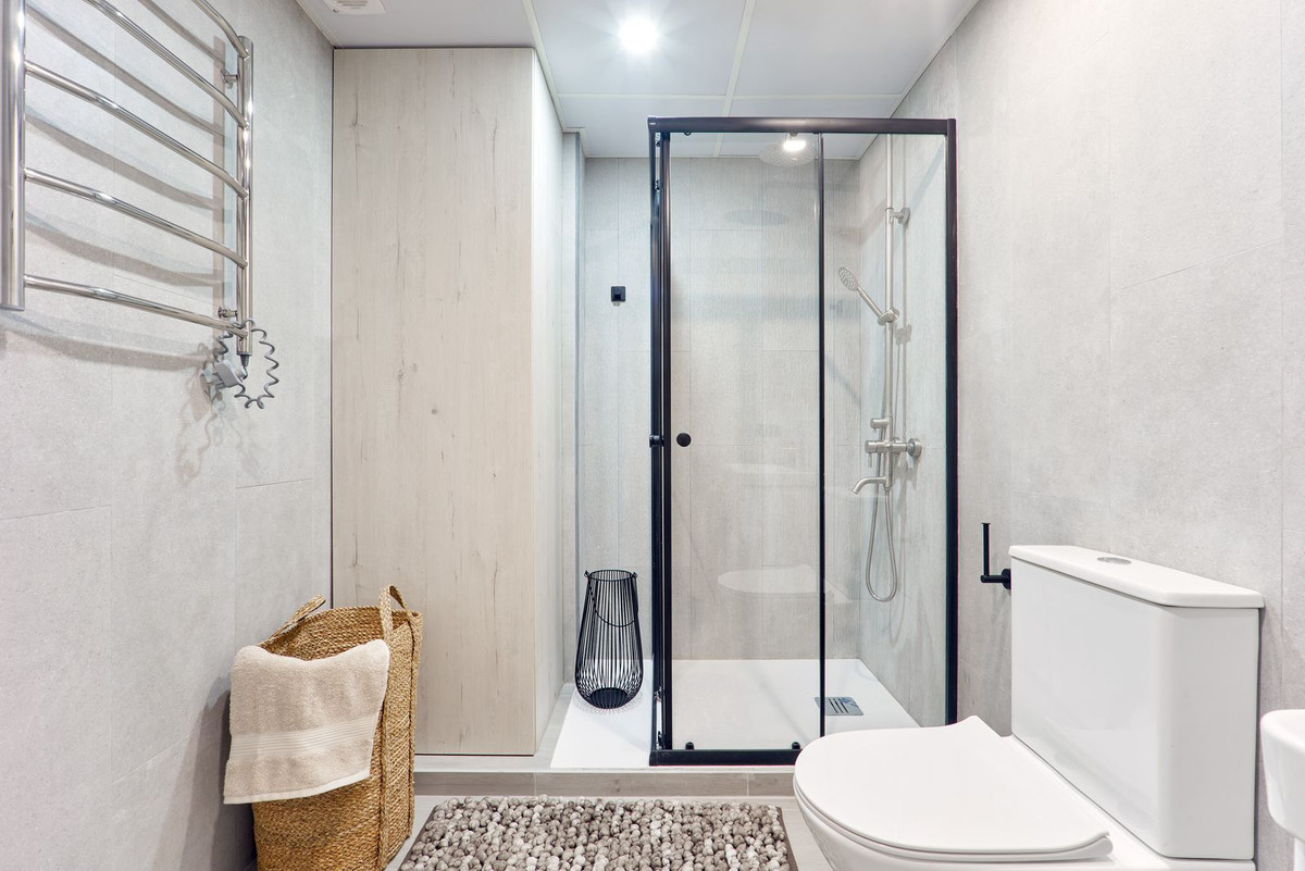 Se vende Apartamento Planta Media de 2 dormitorios en Costa Del Sol, Málaga, España