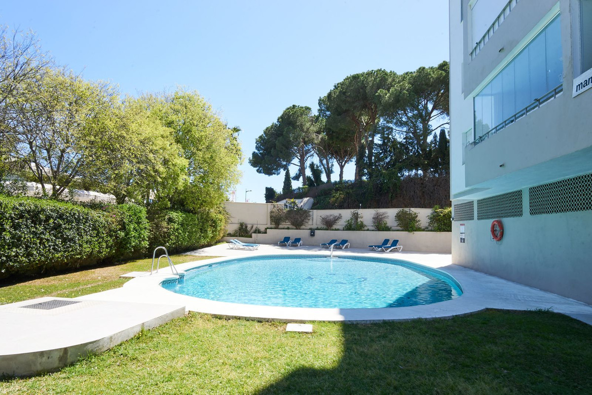 Se vende Apartamento Planta Media de 2 dormitorios en Costa Del Sol, Málaga, España