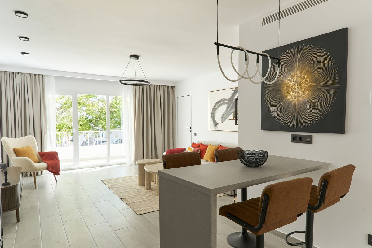 Se vende Apartamento Planta Media de 2 dormitorios en Costa Del Sol, Málaga, España