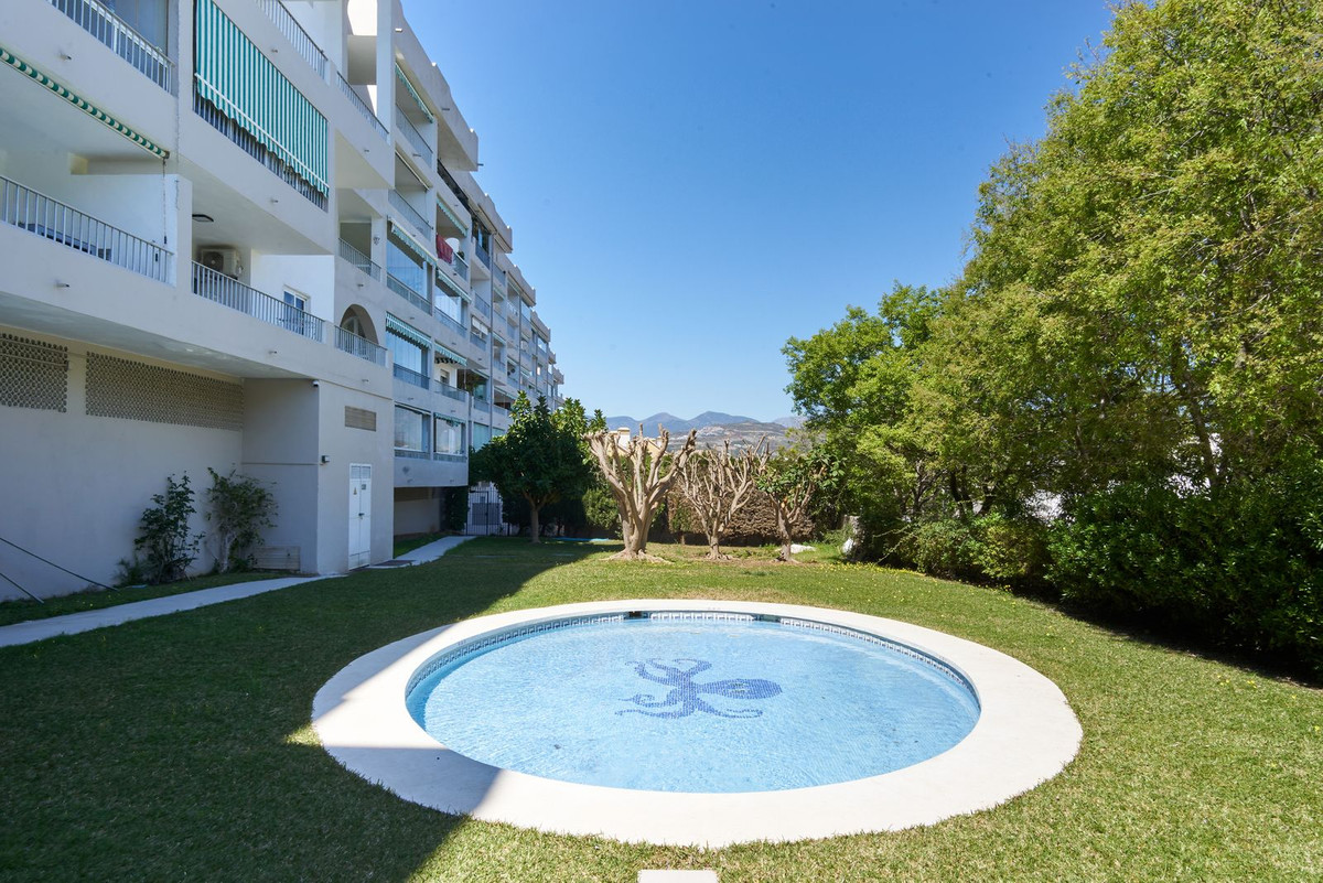 Se vende Apartamento Planta Media de 2 dormitorios en Costa Del Sol, Málaga, España