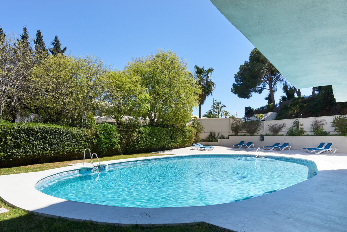 Se vende Apartamento Planta Media de 2 dormitorios en Costa Del Sol, Málaga, España
